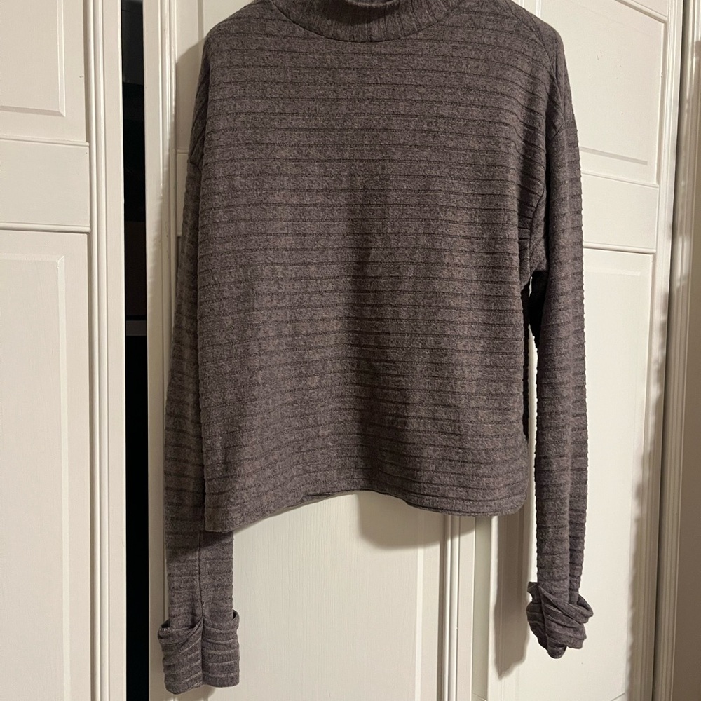 Cozy Ribbed Knit Sweater - Lush- L